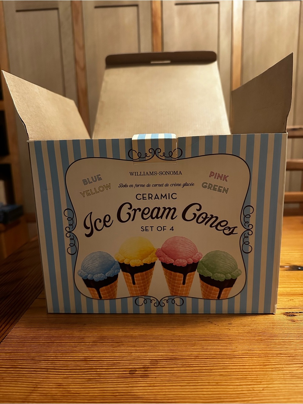 Williams Sonoma Ceramic Ice Cream Cone Dishes w/ matching Spoons (set of 4)